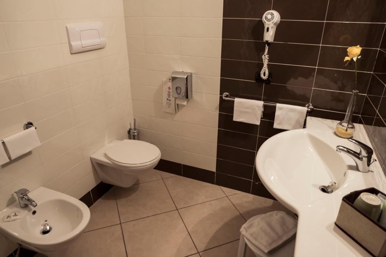 Manhattan Village Hotel Sulmona Ngoại thất bức ảnh